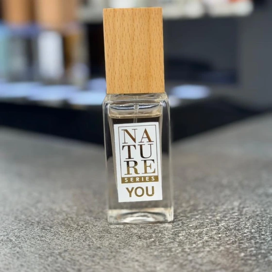 عطر ادکلن زنانه برند نیچر رایحه یو (YOU) حجم 30 میلی لیتر